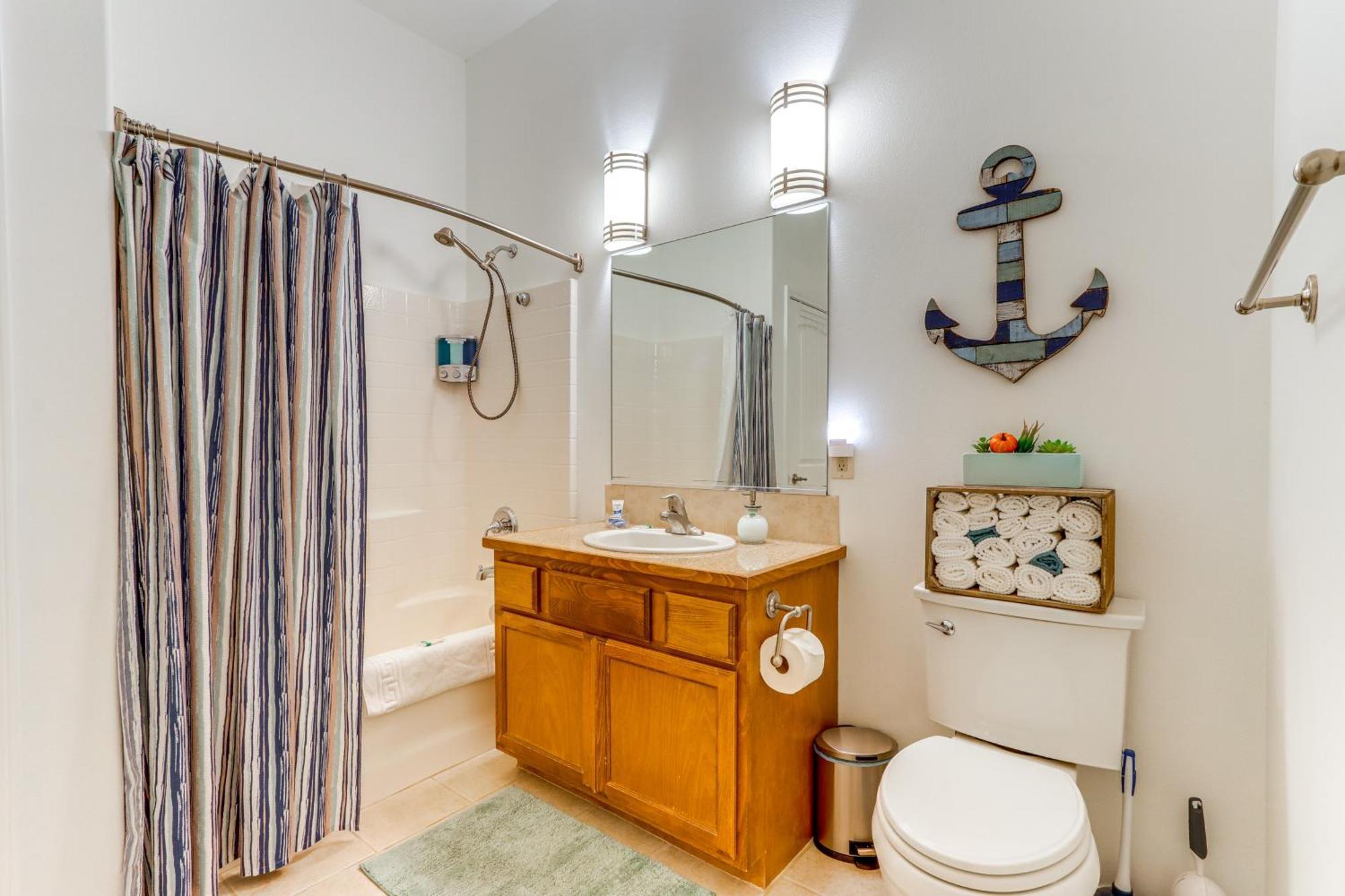 Modern Coeur Dalene Getaway Condo Walk Downtown! Coeur d'Alene Bagian luar foto