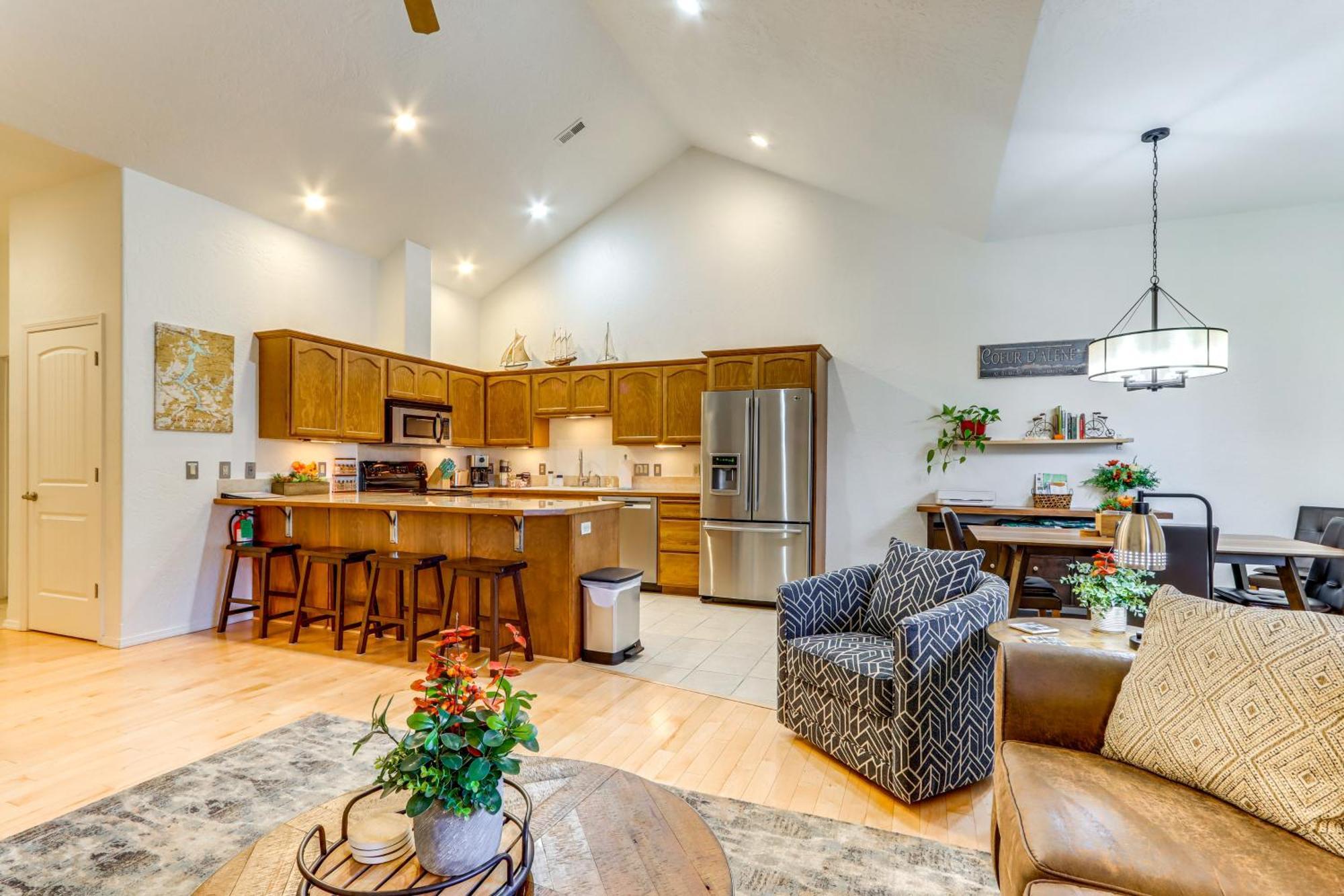 Modern Coeur Dalene Getaway Condo Walk Downtown! Coeur d'Alene Bagian luar foto