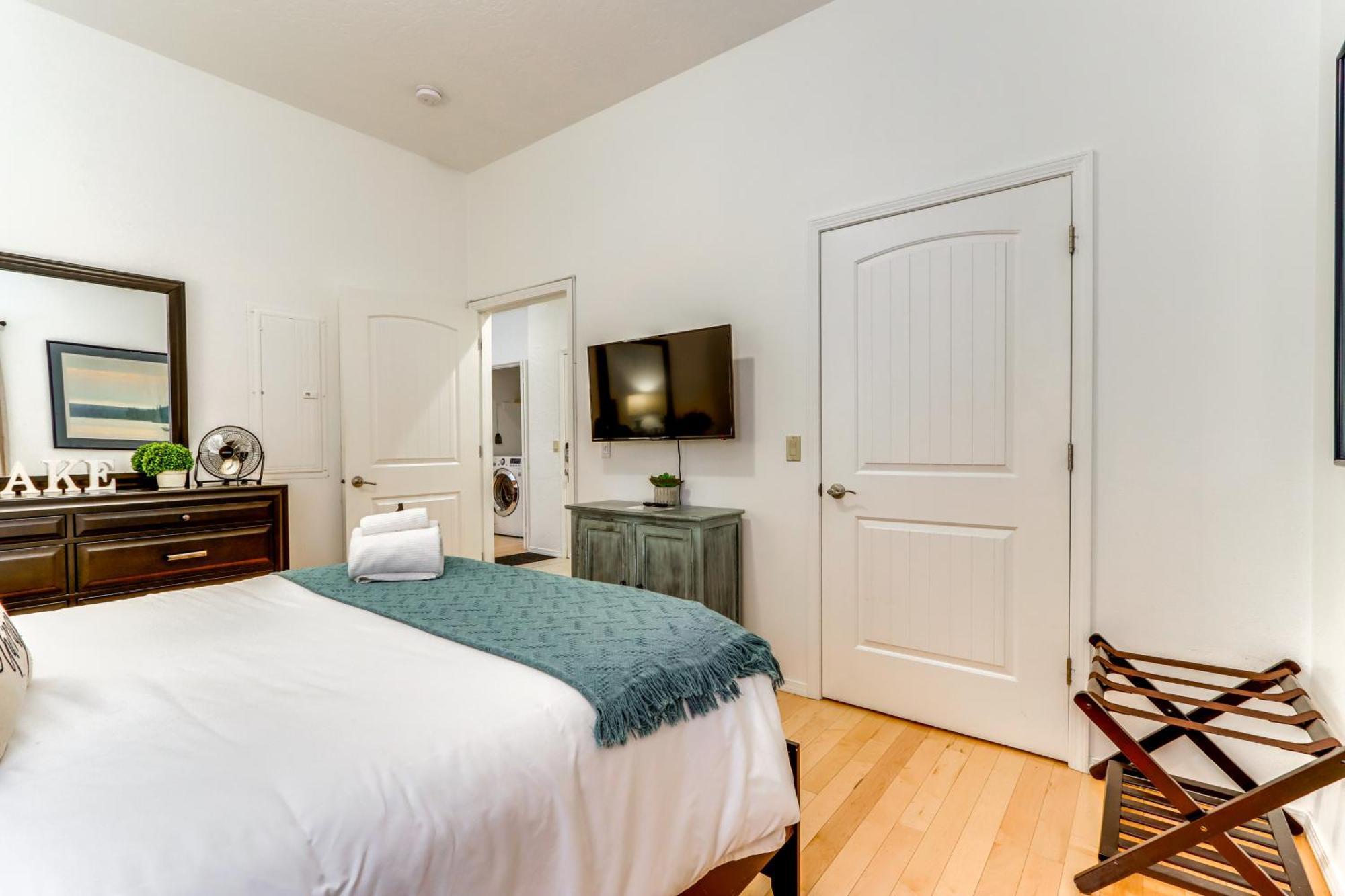 Modern Coeur Dalene Getaway Condo Walk Downtown! Coeur d'Alene Bagian luar foto